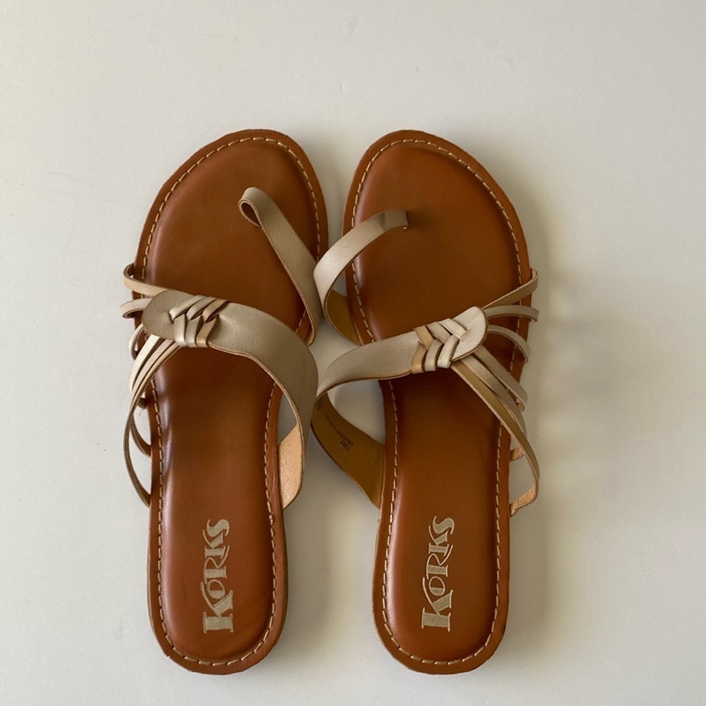 Korks leather slip on sandals toe strap women’s 10